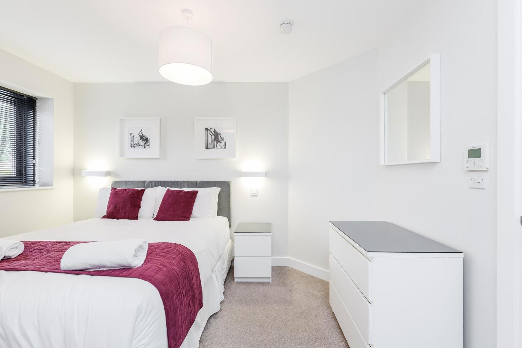 Room Space Service Apartments - New Manor House Bracknell Exterior foto